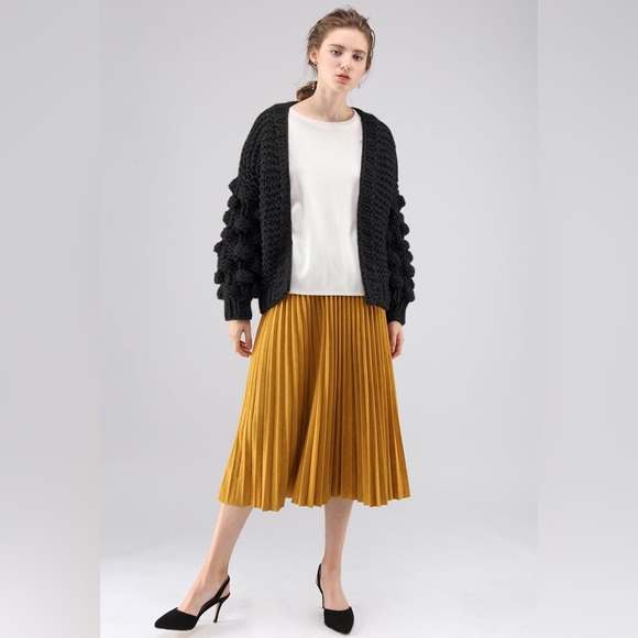 Hand knit chic wish “cuteness on SLEEVES” CHUNKY CARDIGAN IN BLACK - Picture 6 of 8